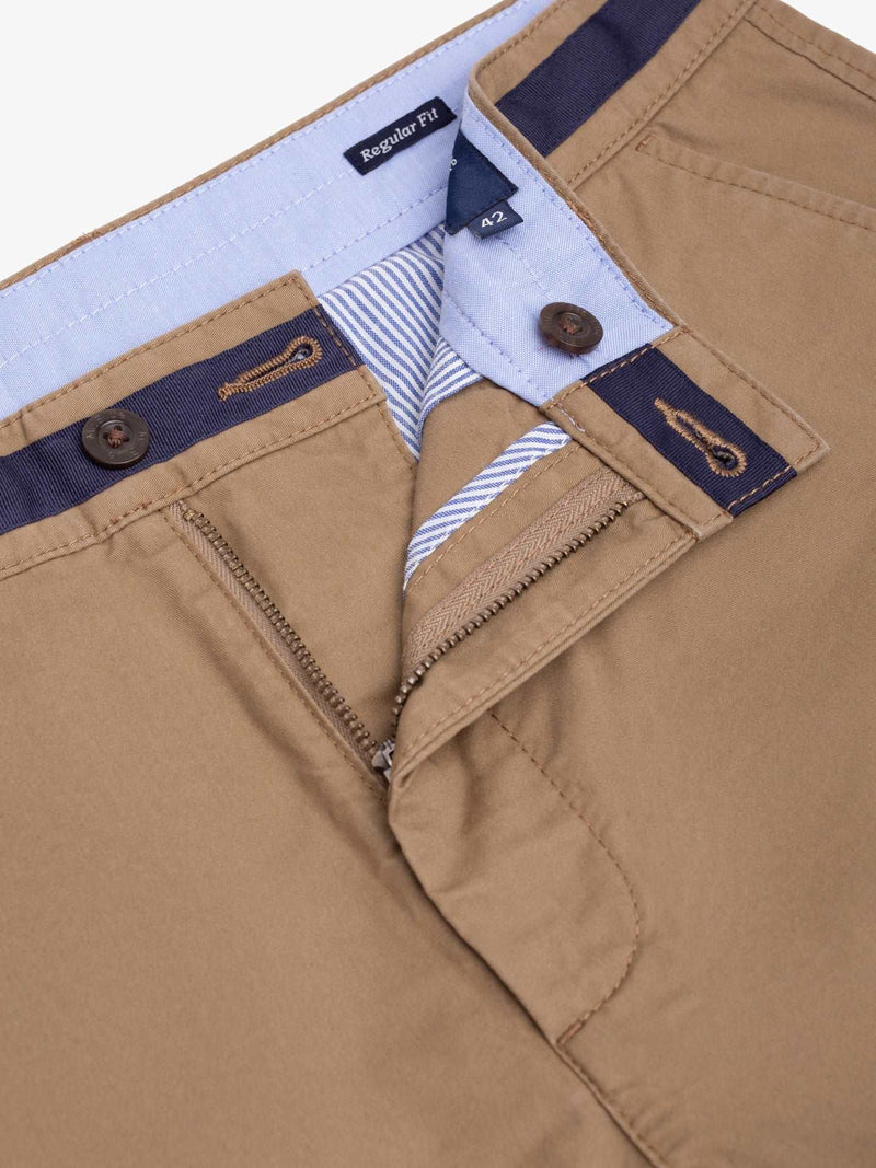 Calças Chino Camel regular fit