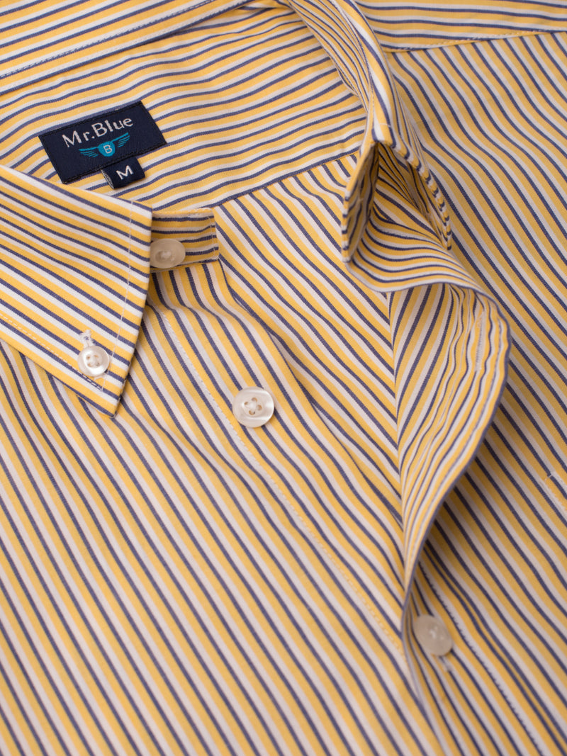 Camisa amarilla de rayas finas Oxford de manga corta con bolsillo