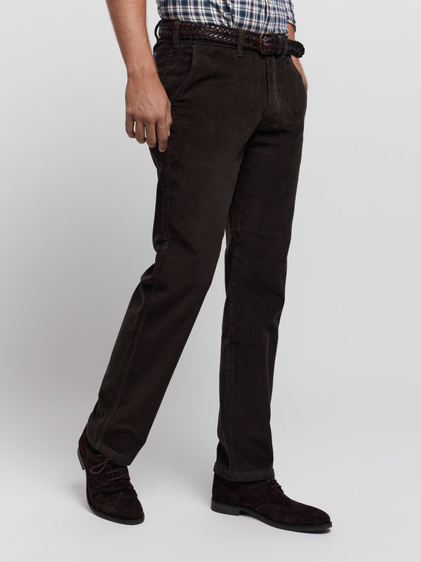 Pantalon marron coupe classique