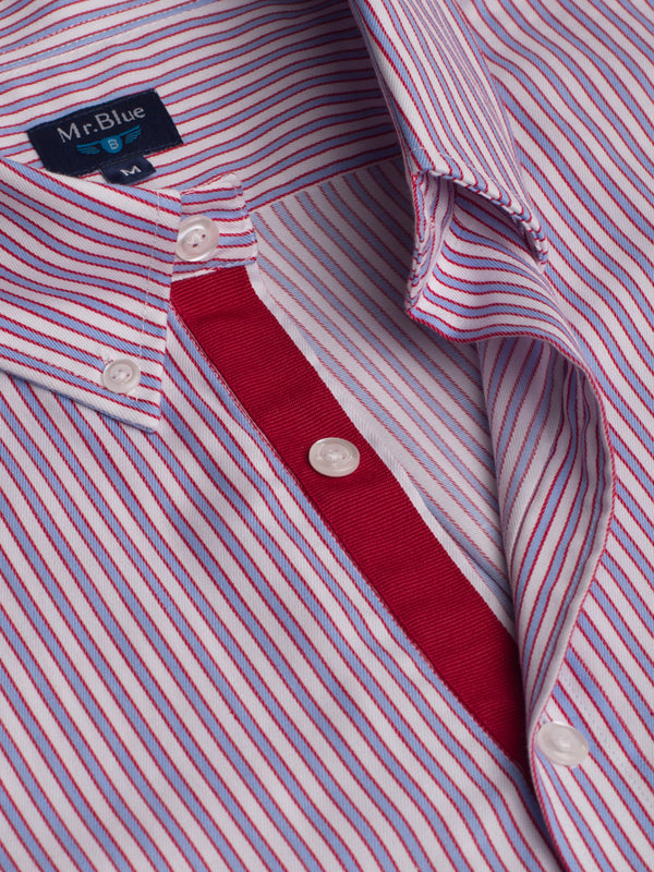 Camisa algodão às riscas branco e vermelho com logo bordado e detalhes