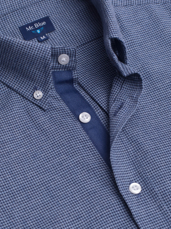 Camisa de Flanela azul escuro com bolso e detalhes