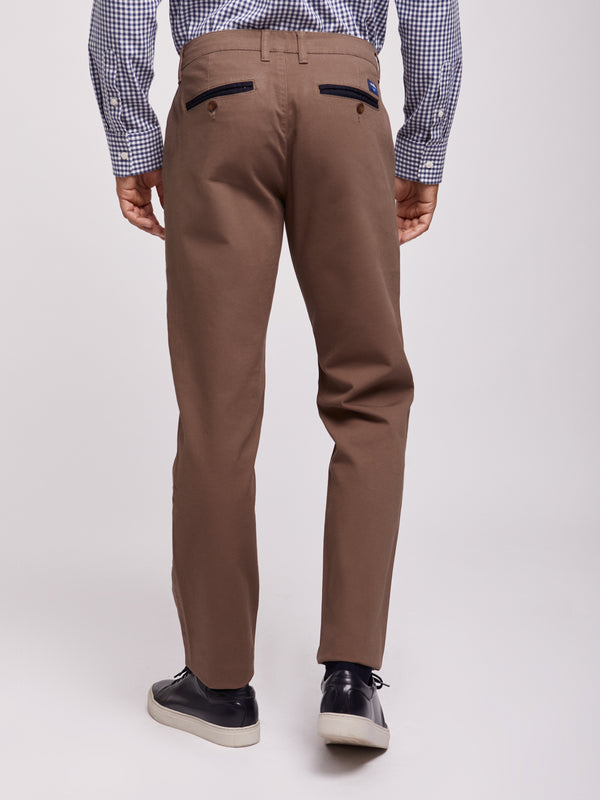 Pantalon marron coupe classique